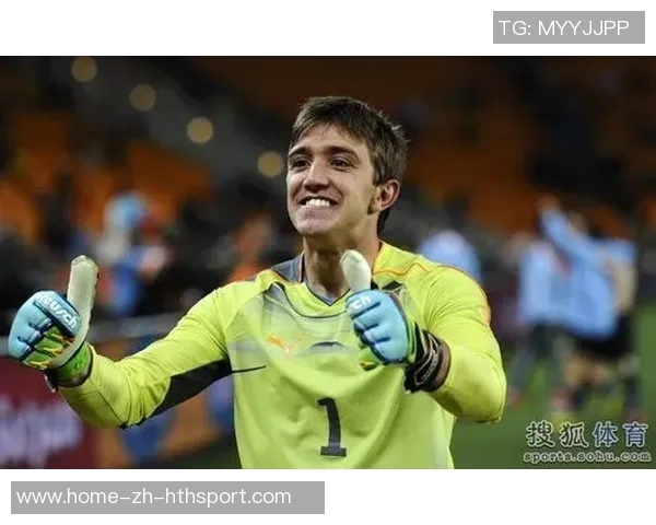 39岁乌拉圭门将穆斯莱拉重返南美助拉普拉塔大学生夺得阿甲冠军